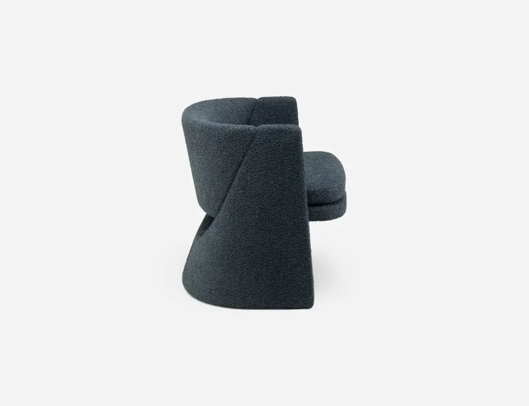 174 Cursa Lounge Chair