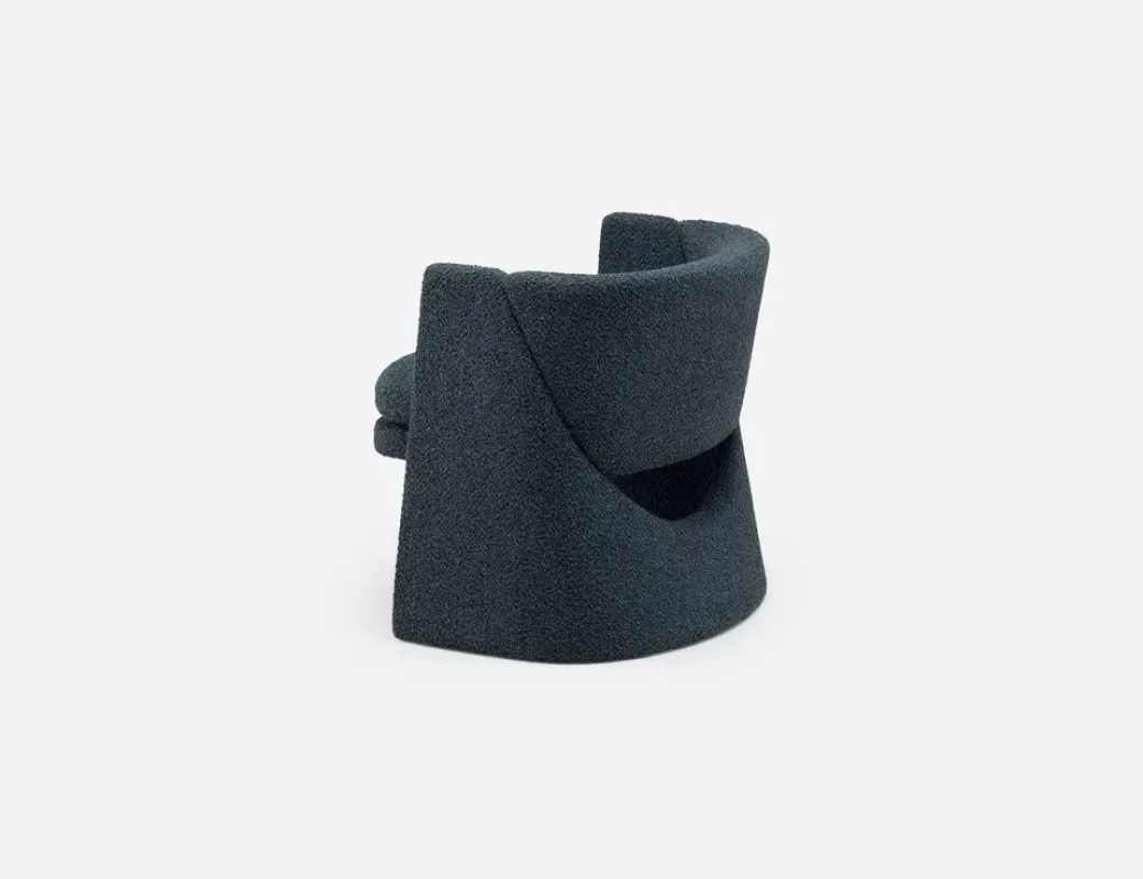 174 Cursa Lounge Chair