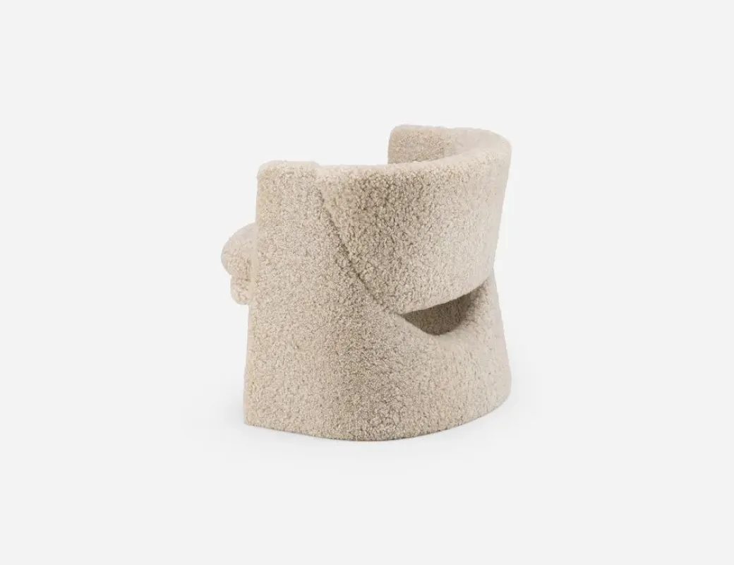 174 Cursa Lounge Chair