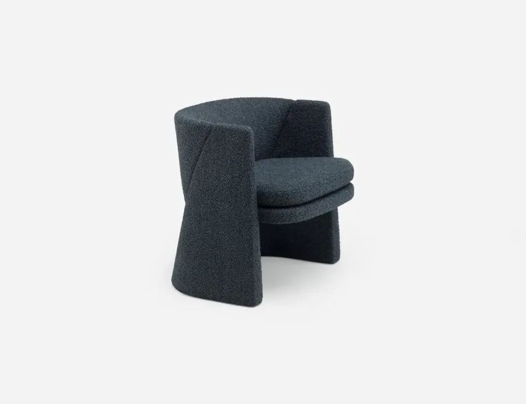 174 Cursa Lounge Chair