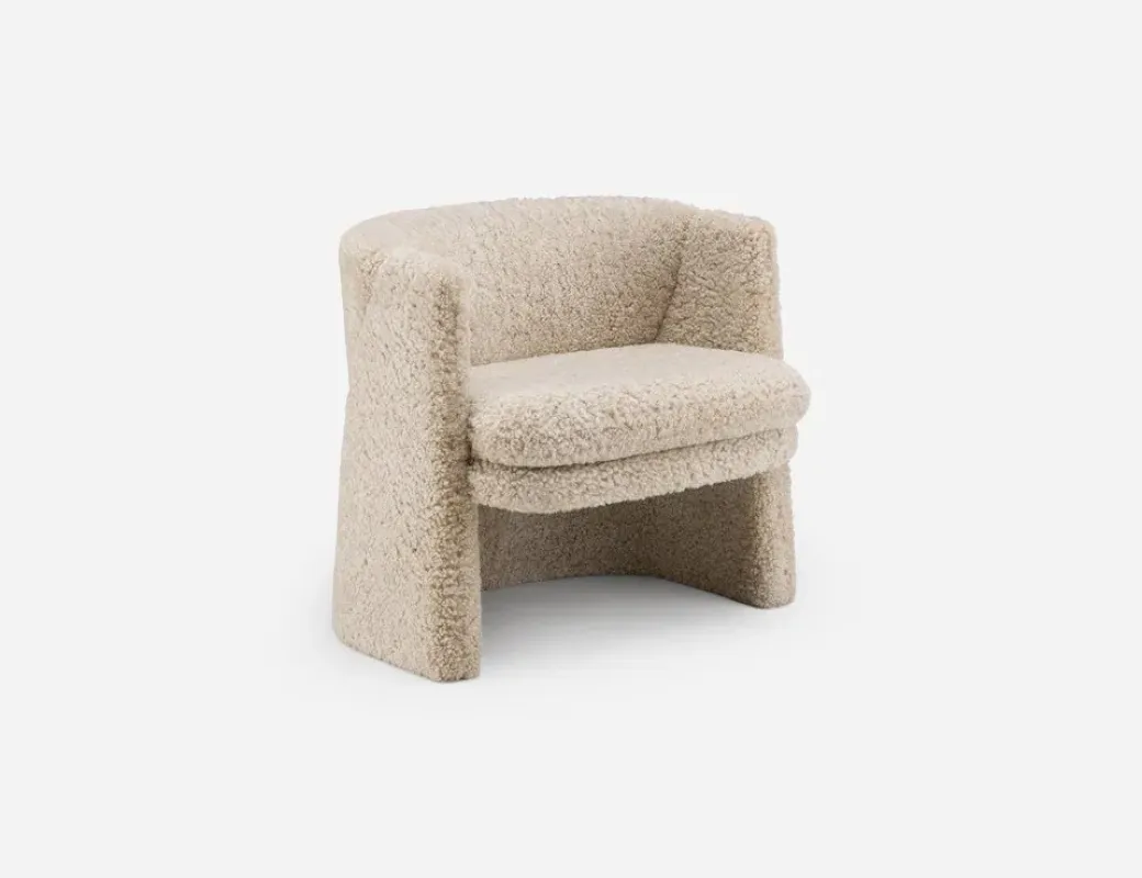 174 Cursa Lounge Chair