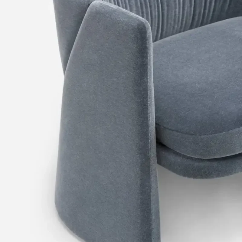 174 Cursa Lounge Chair
