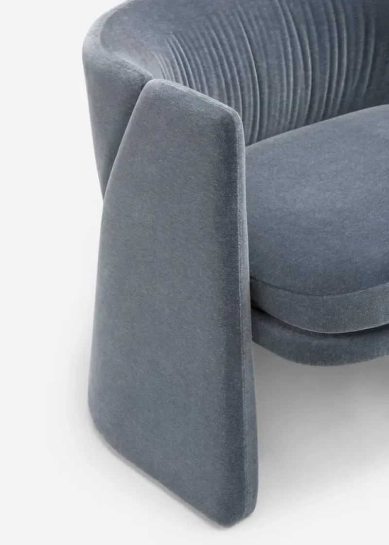 174 Cursa Lounge Chair
