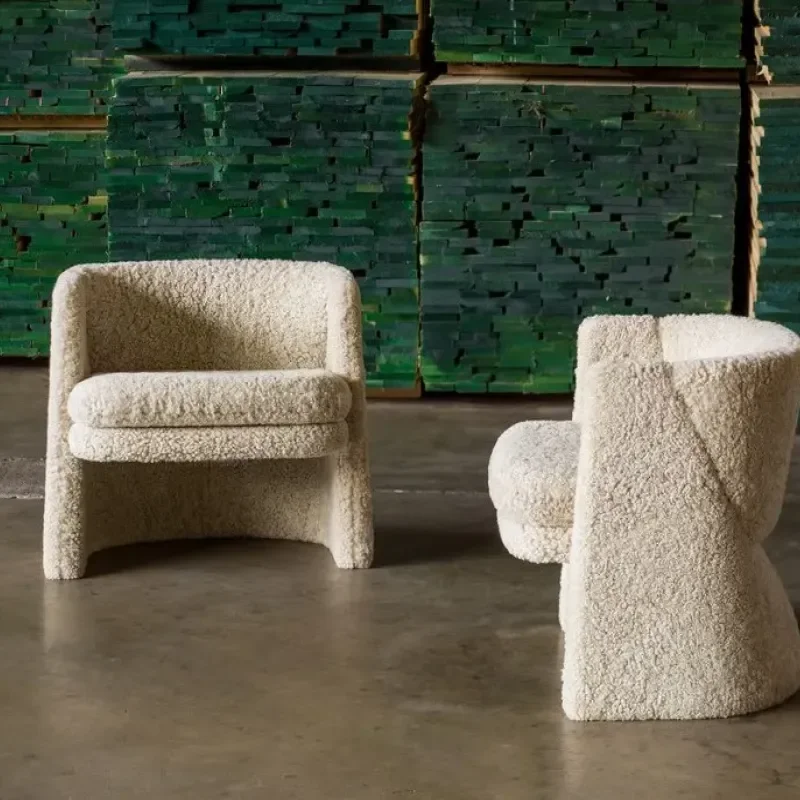 174 Cursa Lounge Chair