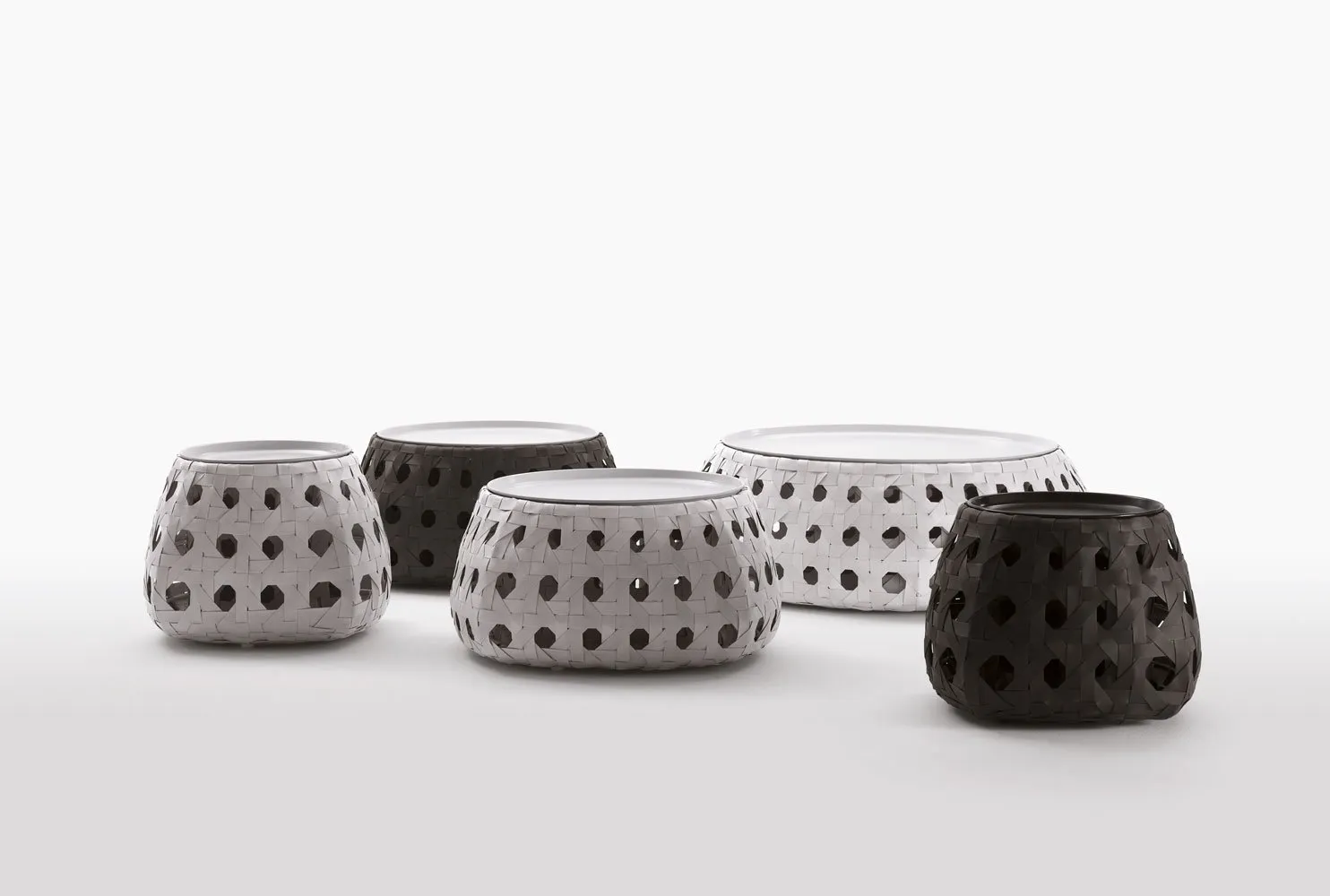 Canasta - B&B Italia Outdoor w Mesmetric