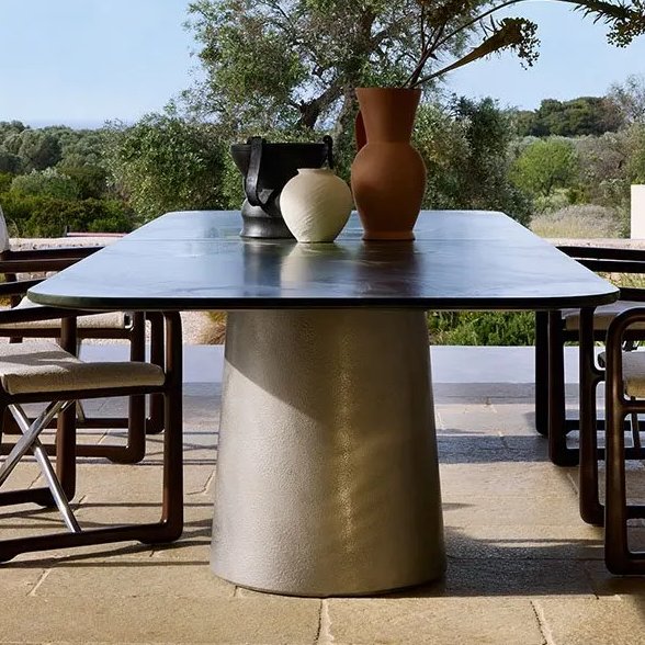 Etna Dinner Table Indoor / Outdoor