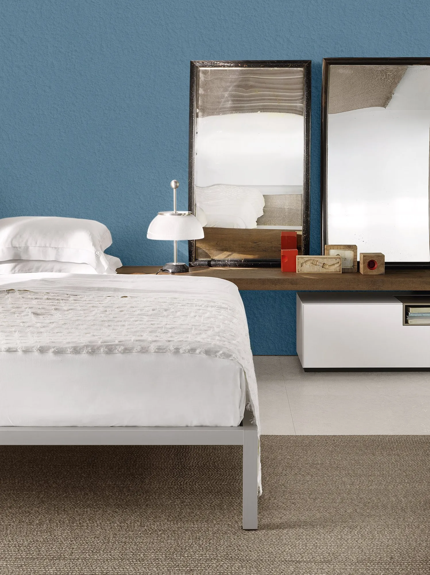 Aluminium Bed - MDF Italia w Mesmetric