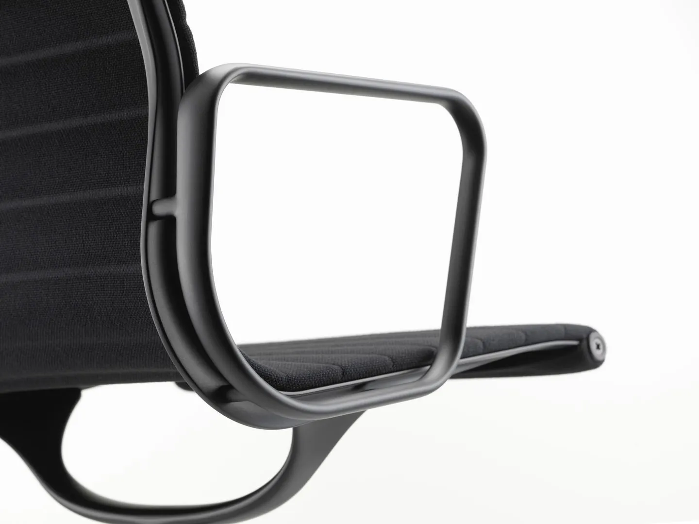 Aluminium Group EA 104 - Vitra w Mesmetric
