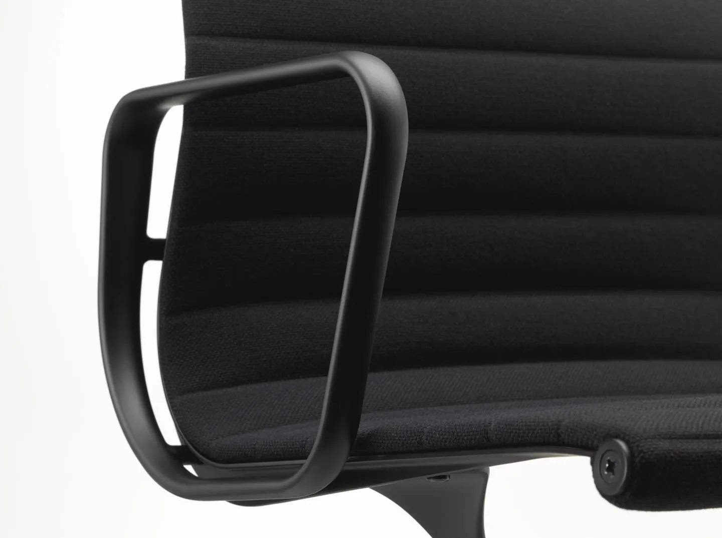 Aluminium Group EA 104 - Vitra w Mesmetric