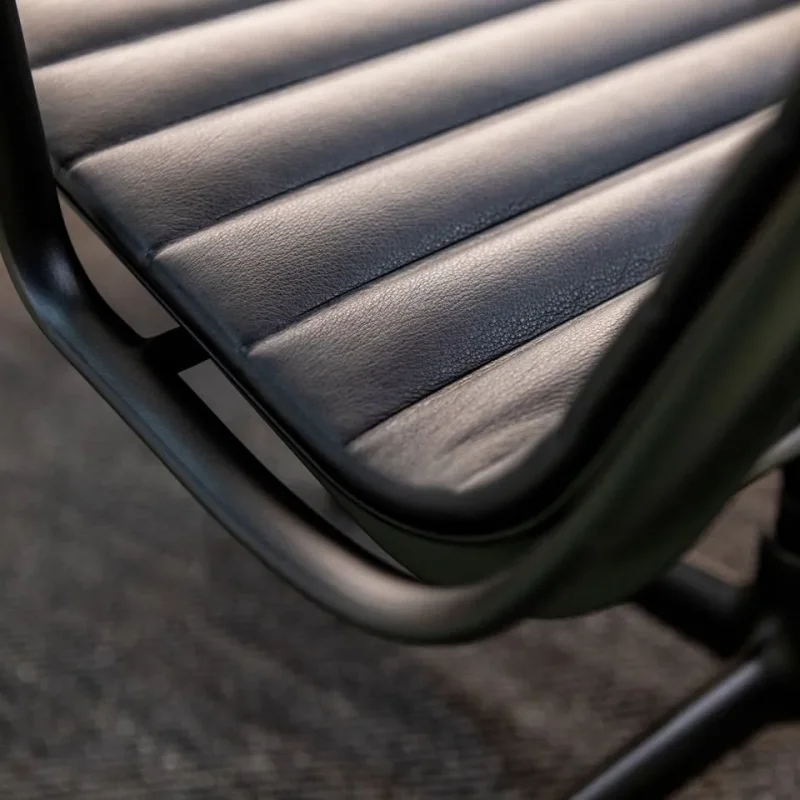 Aluminium Group EA 104 - Vitra w Mesmetric