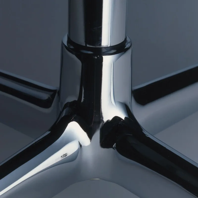 Aluminium Group EA 105 – Vitra at Mesmetric