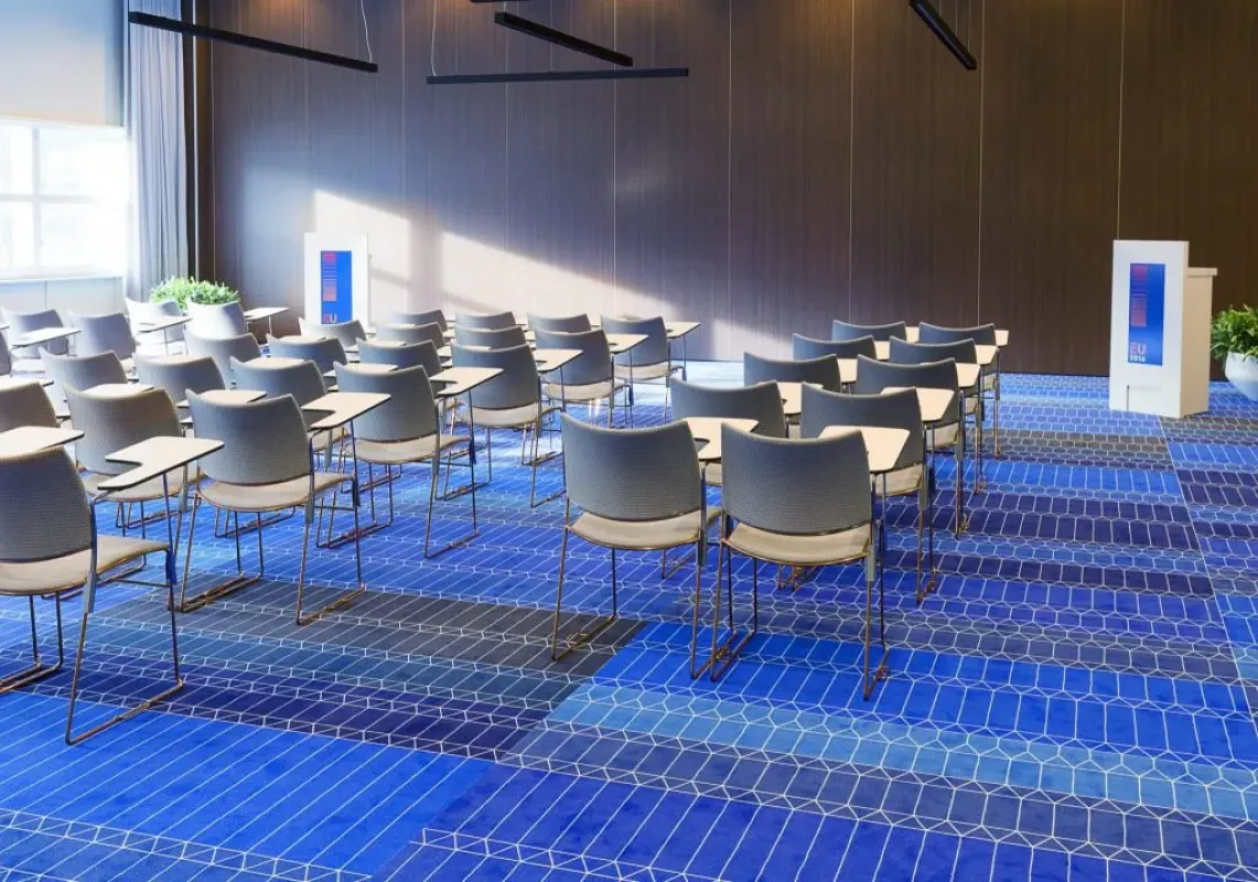 Zigzag - Moooi Carpets w Mesmetric