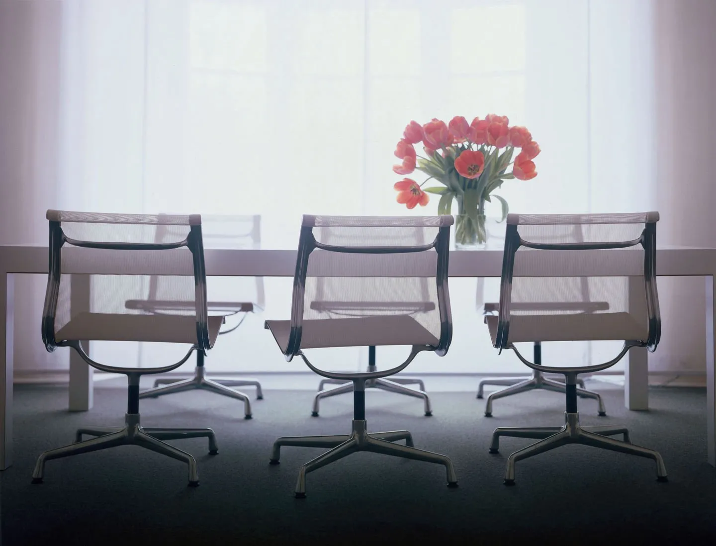 Aluminium Group EA 105 – Vitra at Mesmetric