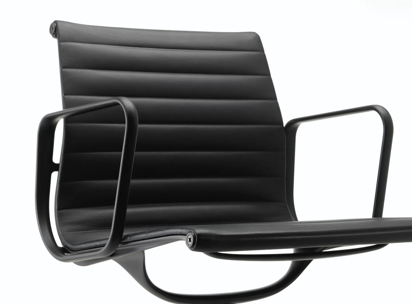 Aluminium group EA 108 – Vitra at Mesmetric