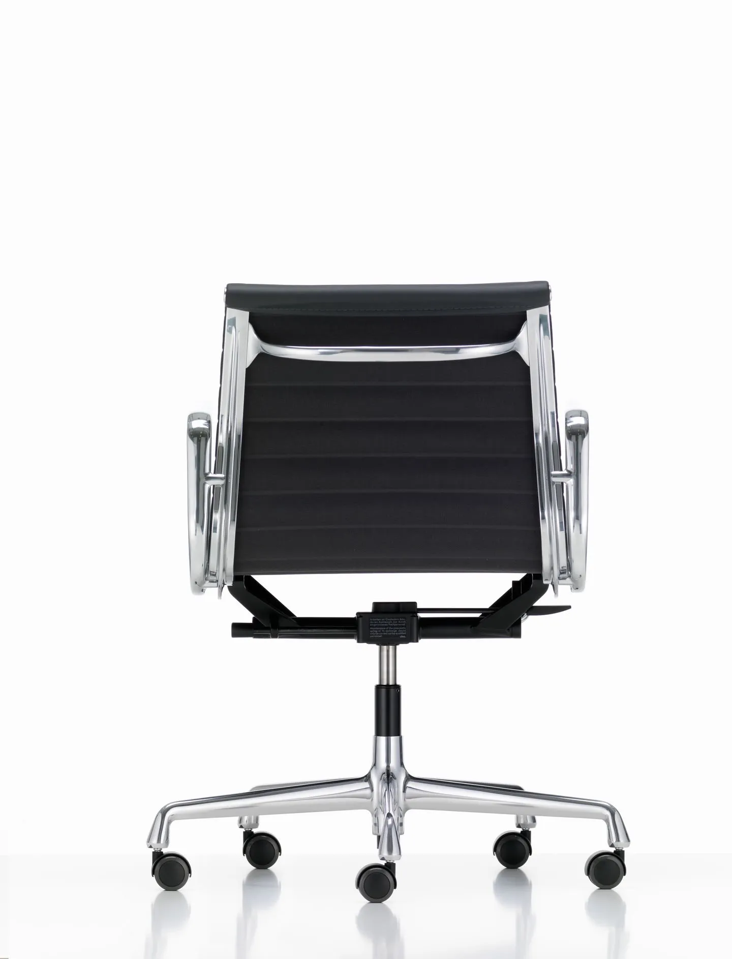 Aluminium Group EA 117 - Vitra w Mesmetric