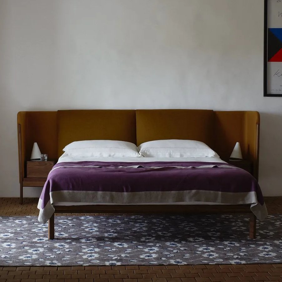 112-113 Low Dubois Bed