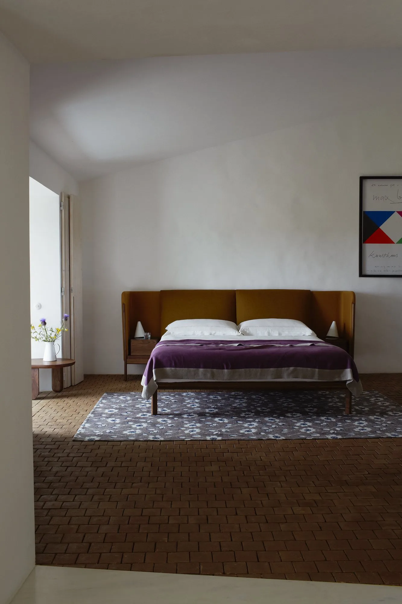 112-113 Low Dubois Bed – De La Espada at Mesmetric
