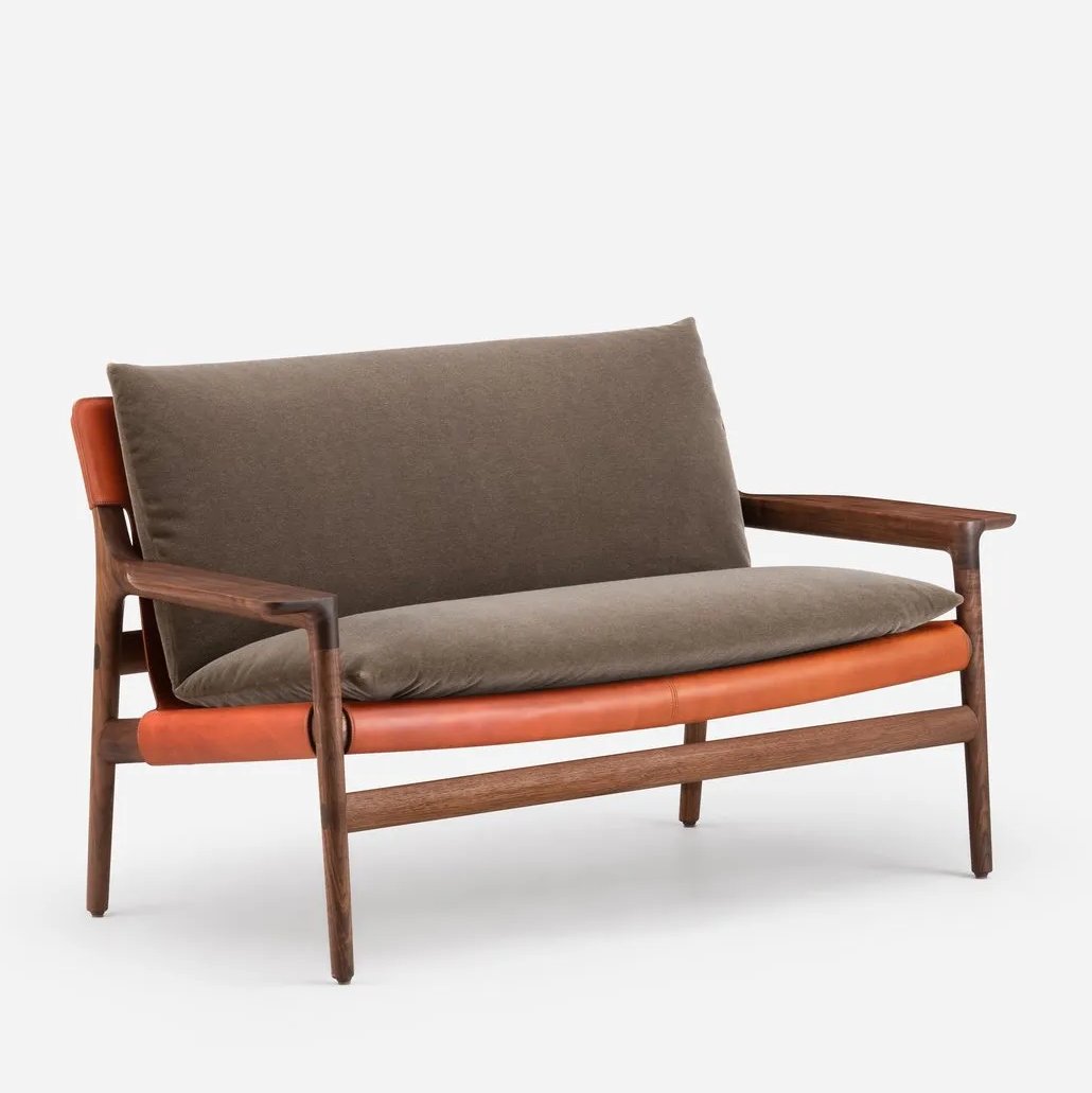 124M Sela Sofa - De La Espada w Mesmetric