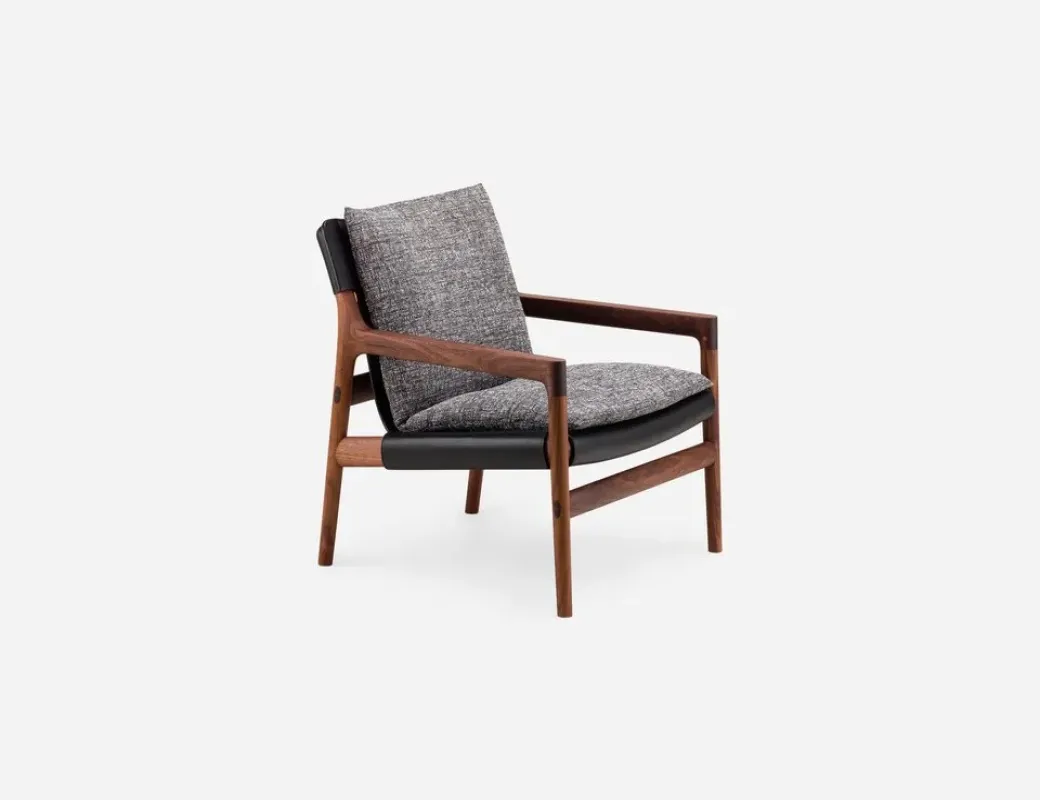 124S Sela Lounge Chair Narrow Arms - De La Espada w Mesmetric