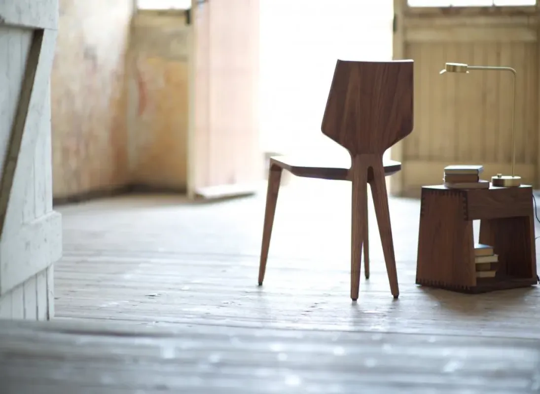 384 Mary's Chair – De La Espada at Mesmetric