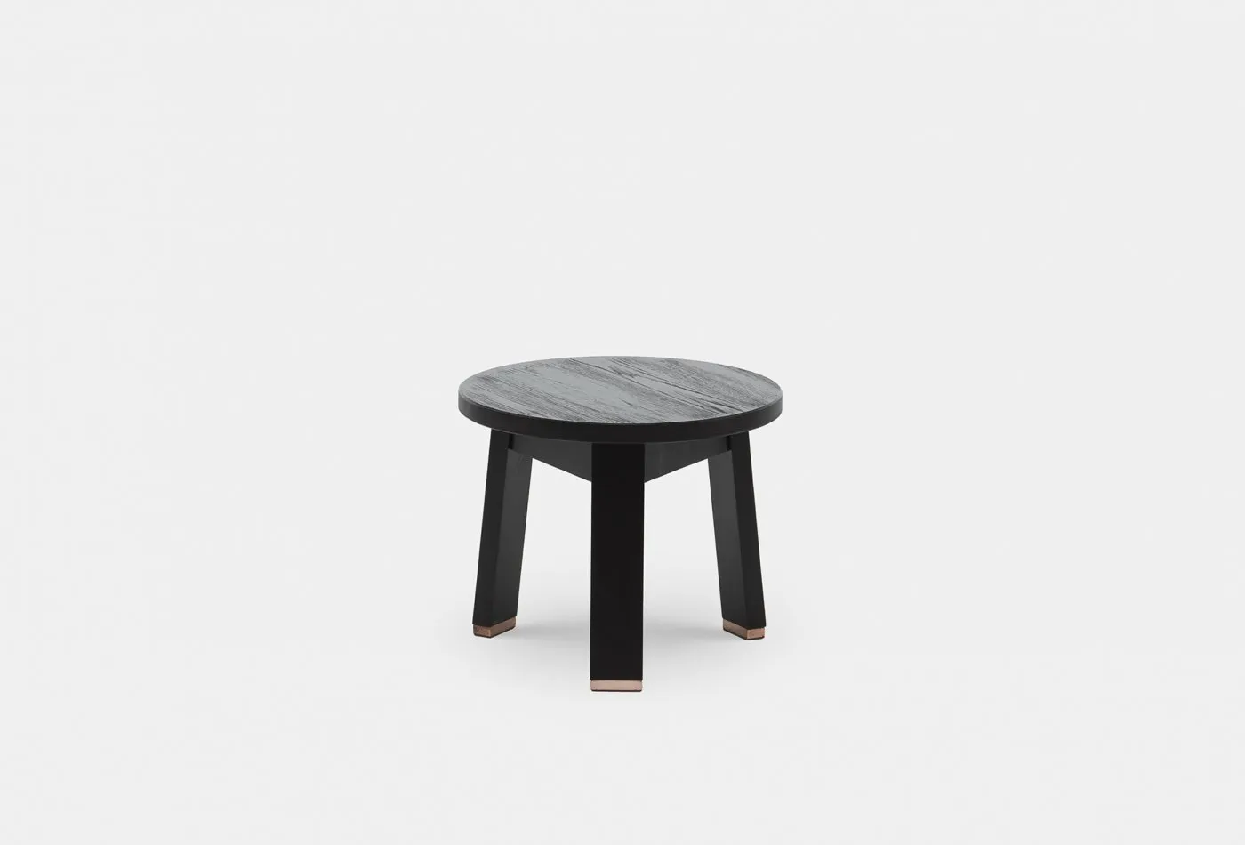 440 Low Stool – De La Espada at Mesmetric