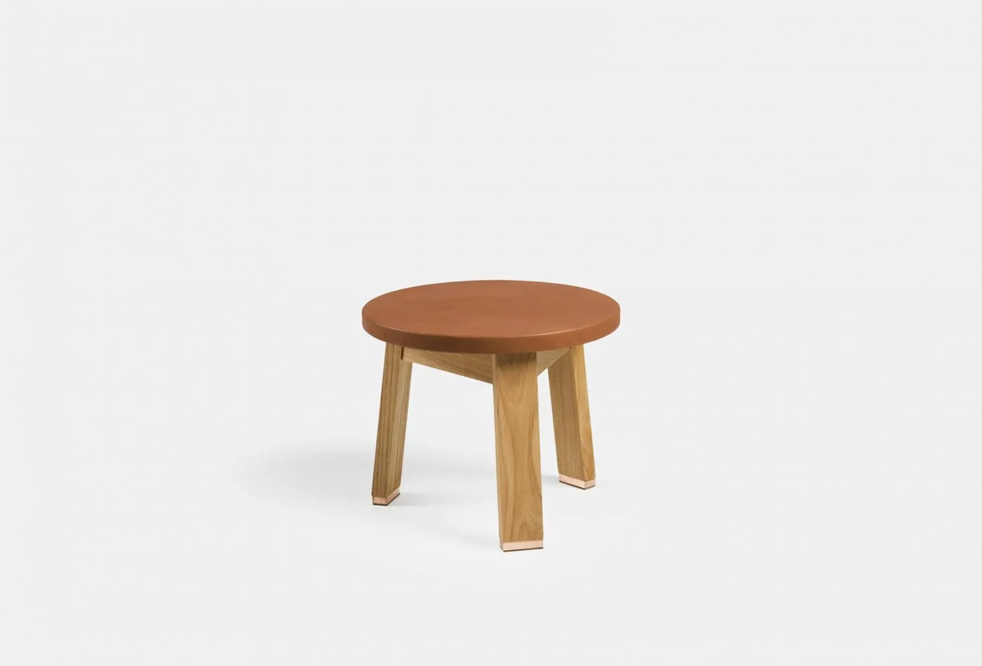 440S Low Stool – De La Espada at Mesmetric
