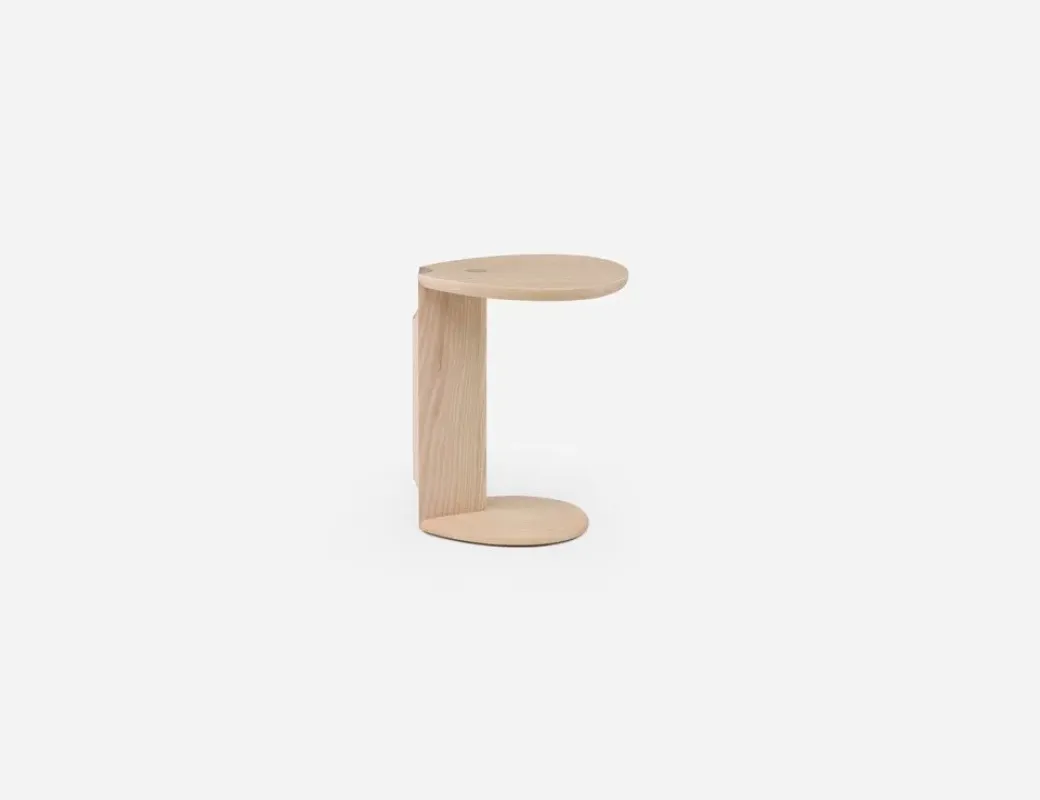 689 Twenty-Five Side Table - De La Espada w Mesmetric