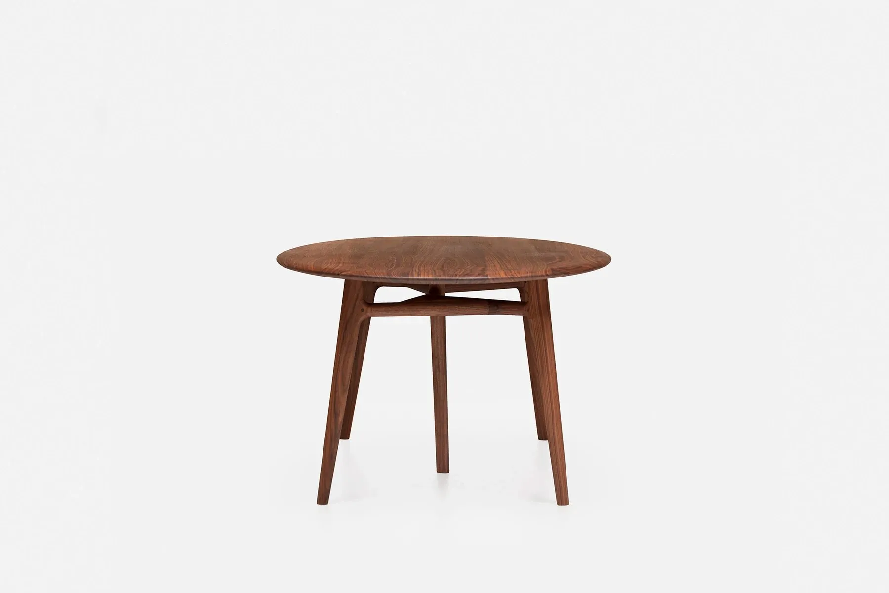 752 Solo Dining Table - De La Espada w Mesmetric