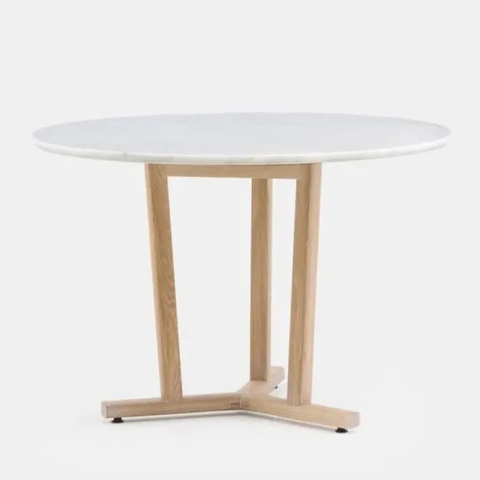 764RM/RT Shaker Dining - De La Espada w Mesmetric