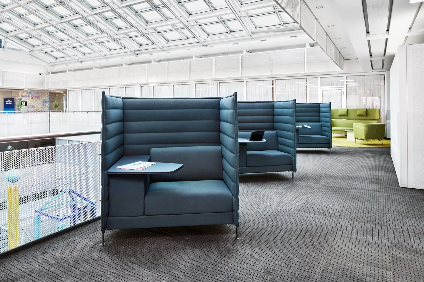 Alcove Plus Work - Vitra w Mesmetric