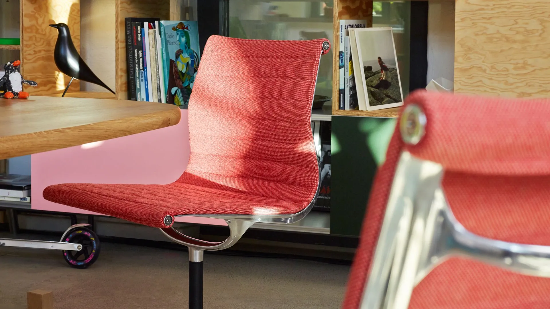 Aluminium Group EA 101 – Vitra at Mesmetric