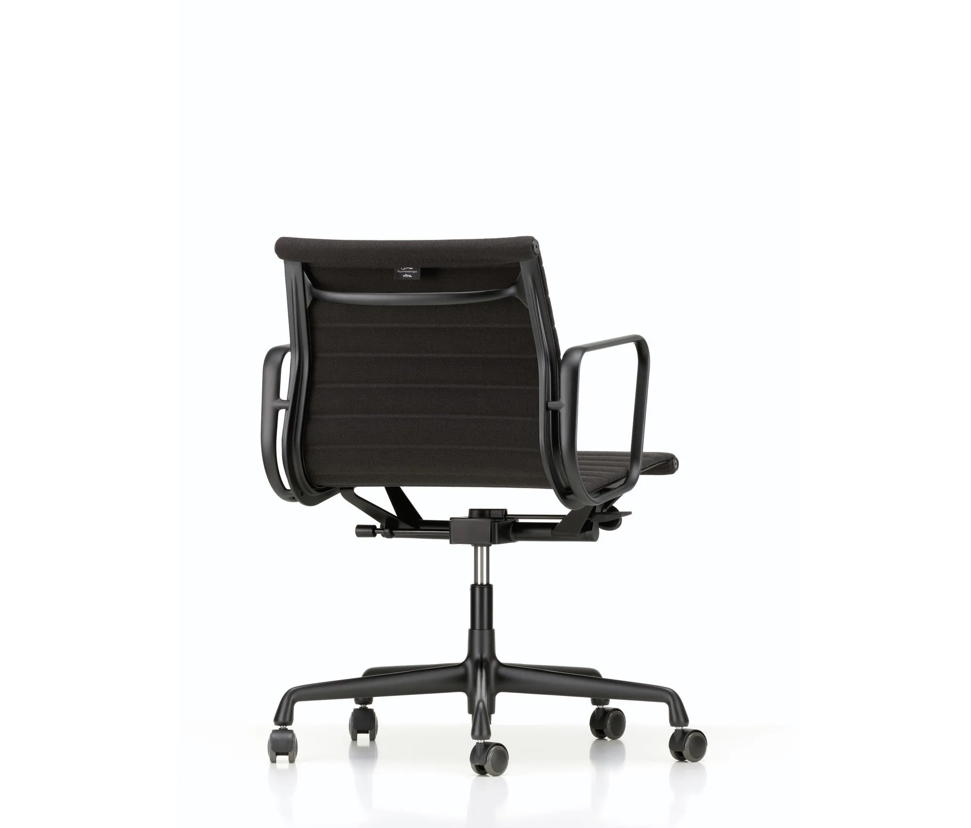 Aluminium Group EA 117 - Vitra w Mesmetric