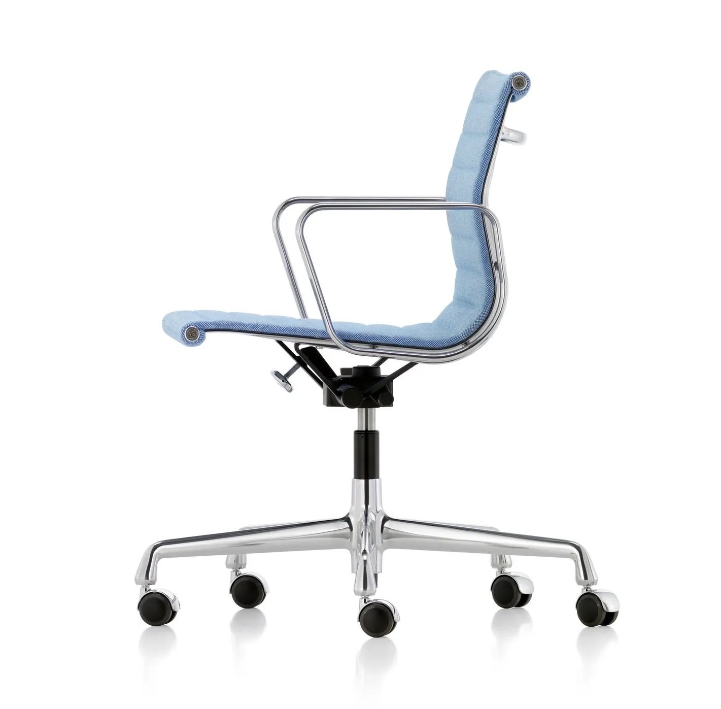 Aluminium Group EA 118 – Vitra at Mesmetric