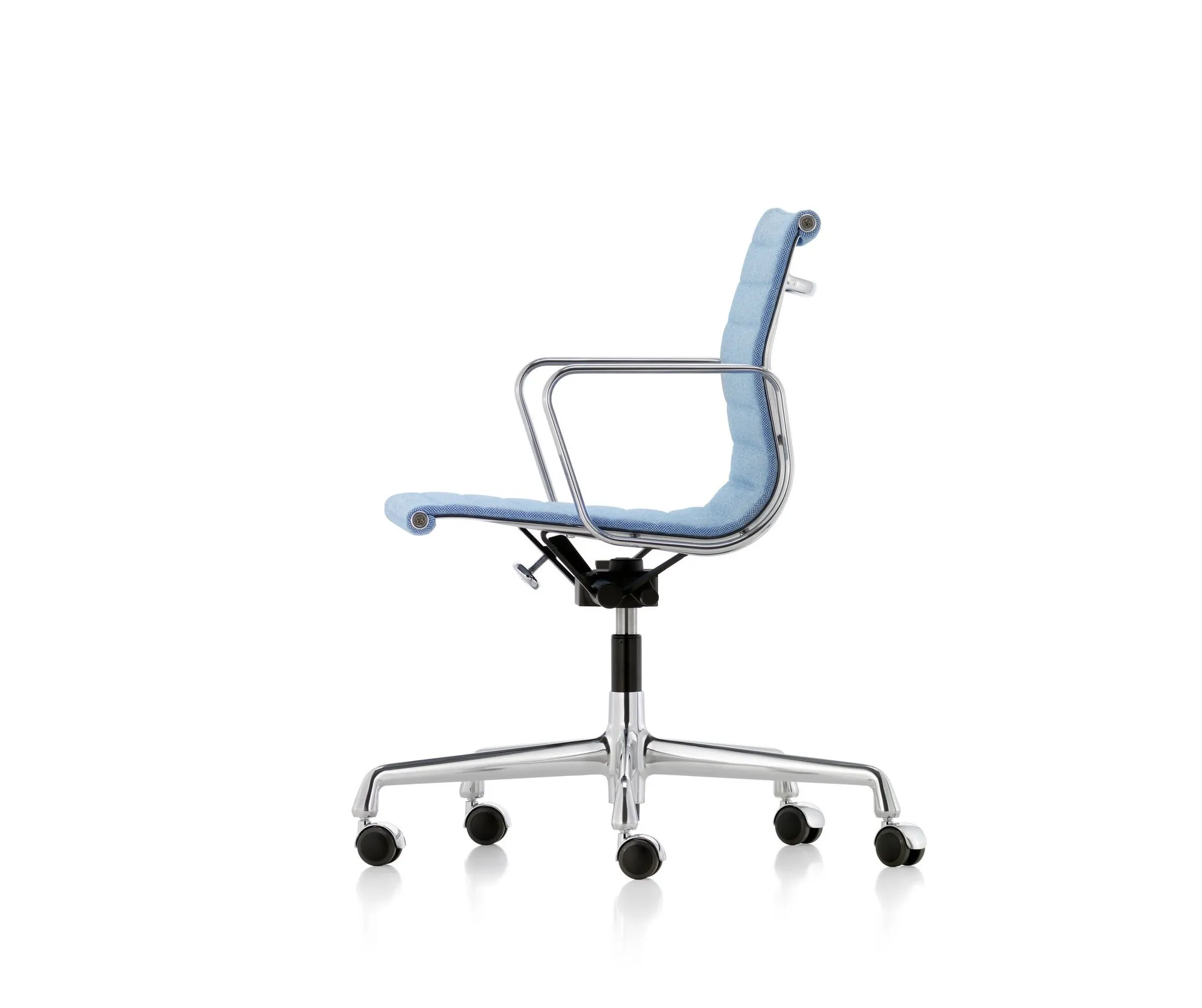 Aluminium Group EA 118 – Vitra at Mesmetric