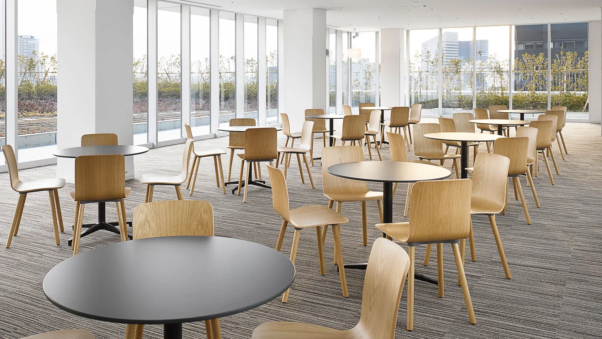 Bistro Round – Vitra at Mesmetric
