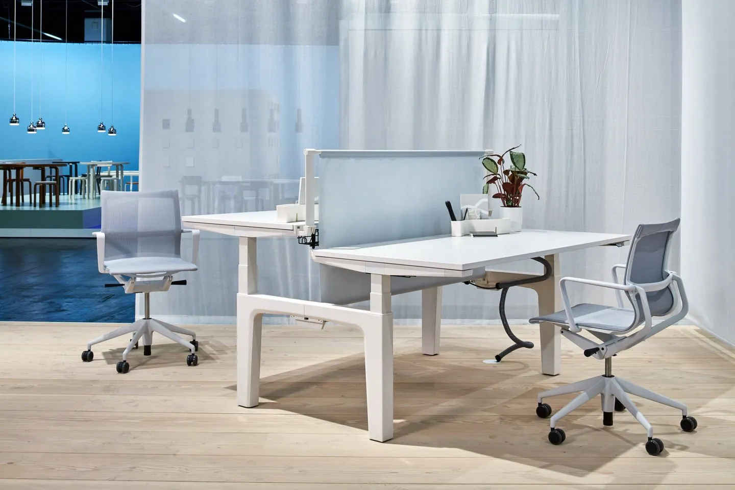 CDS Sit-Stand Cluster - Vitra w Mesmetric