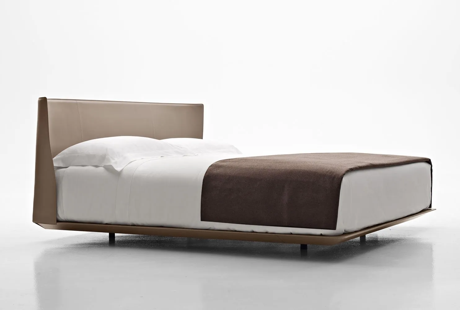 Alys - B&B Italia w Mesmetric