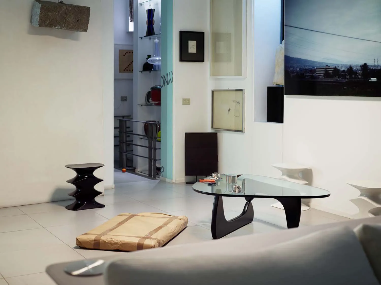 Coffee Table - Vitra w Mesmetric