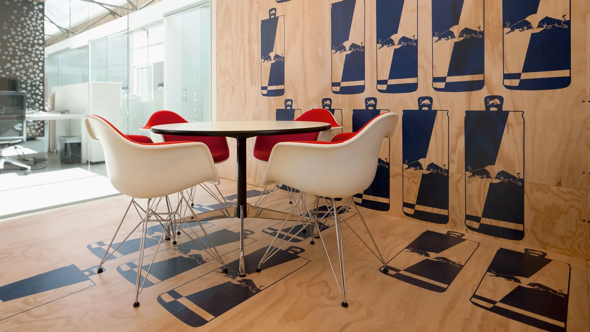 Eames Plastic DAR RE Full Upholstery - Vitra w Mesmetric