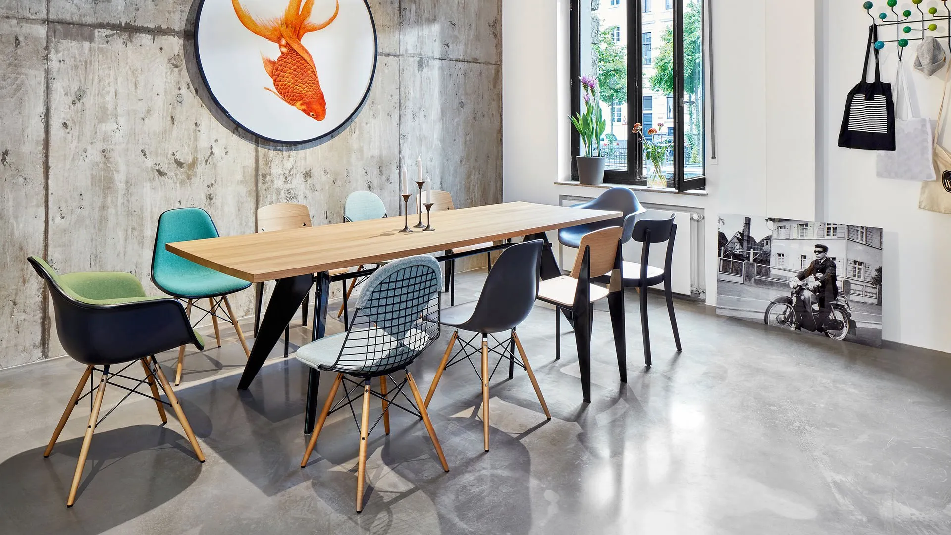 Eames Plastic RE DAW Front Upholstered - Vitra w Mesmetric