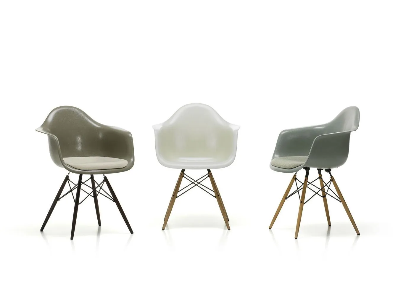 Eames Fiberglass DAW - Vitra w Mesmetric