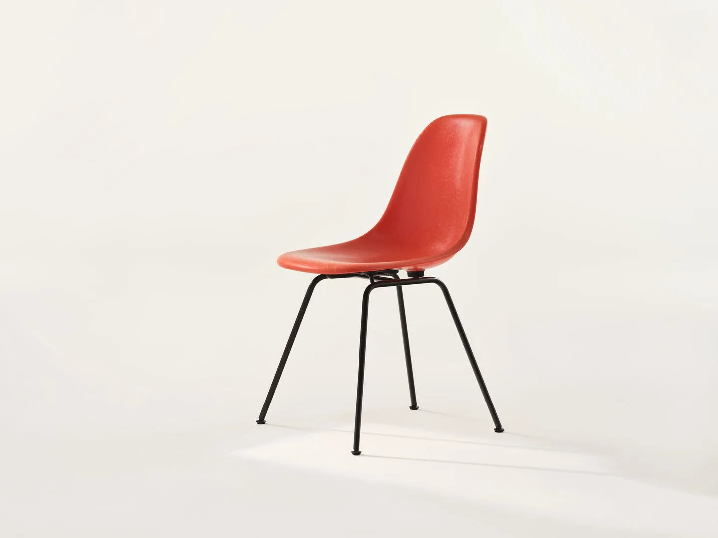 Eames Fiberglass DSX