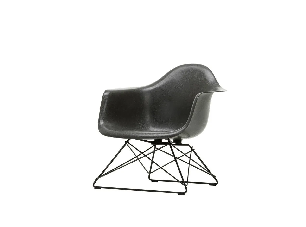 Eames Fiberglass LAR - Vitra w Mesmetric