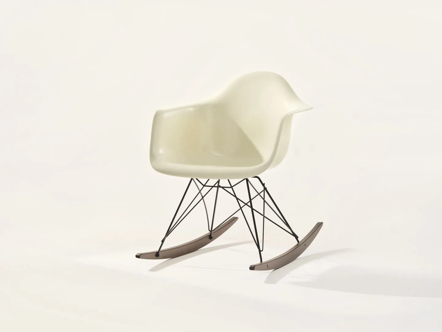 Eames fiberglass RAR - Vitra w Mesmetric
