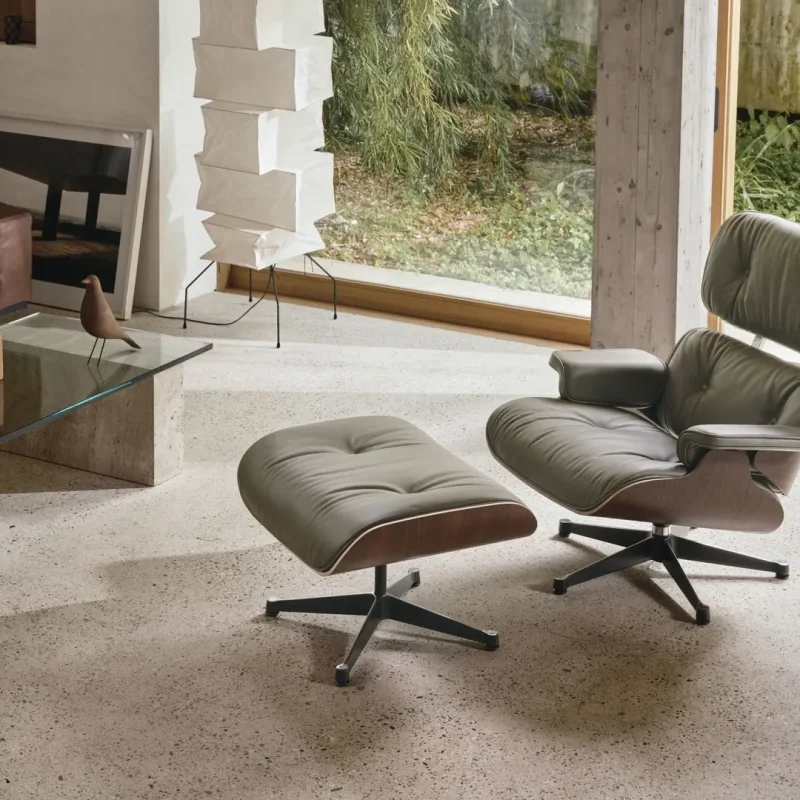 Stools - Vitra w Mesmetric