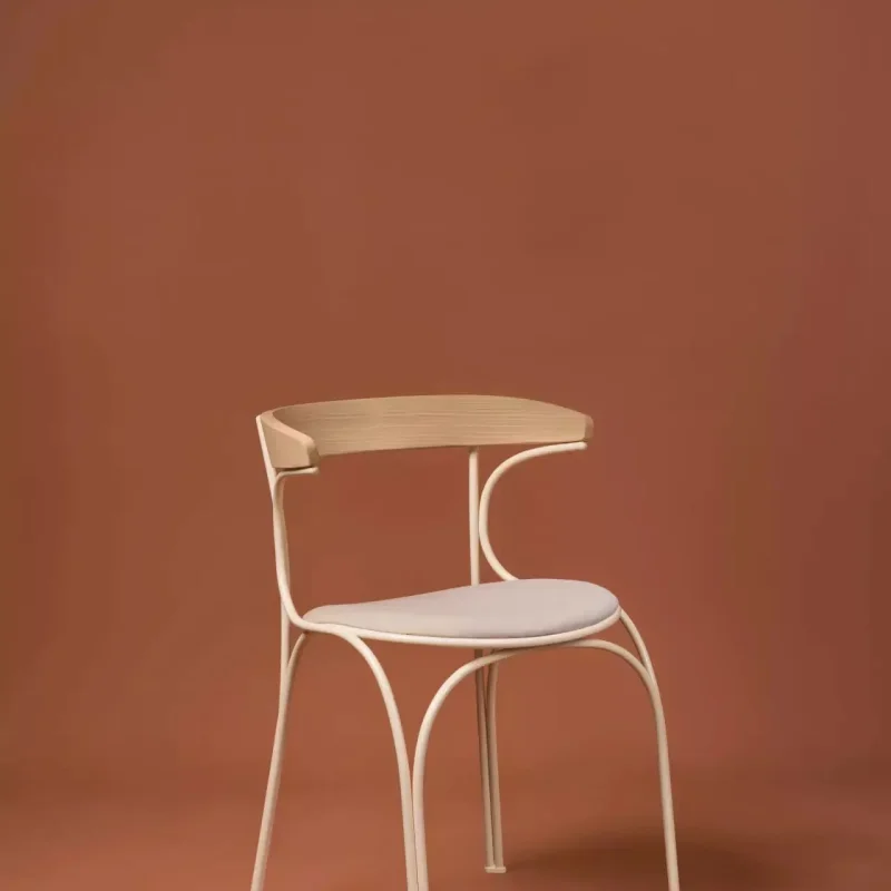 Ample Upholstered - Gebrüder Thonet Vienna w Mesmetric