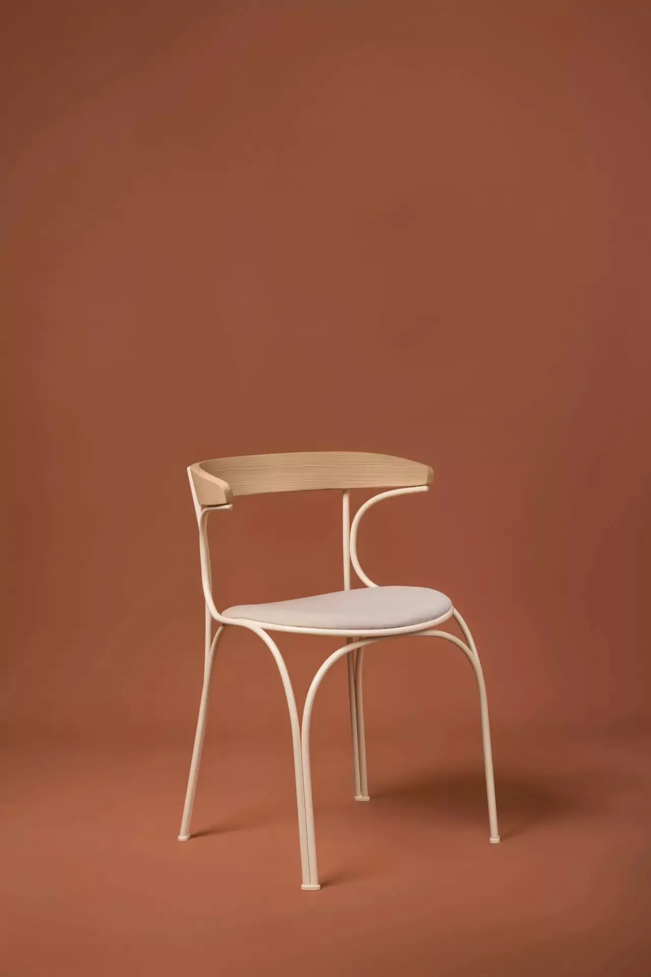 Ample Upholstered - Gebrüder Thonet Vienna w Mesmetric