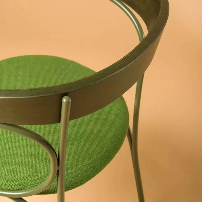 Ample Upholstered - Gebrüder Thonet Vienna w Mesmetric