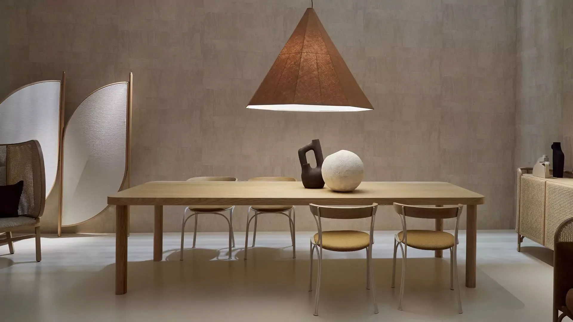Ample Upholstered - Gebrüder Thonet Vienna w Mesmetric