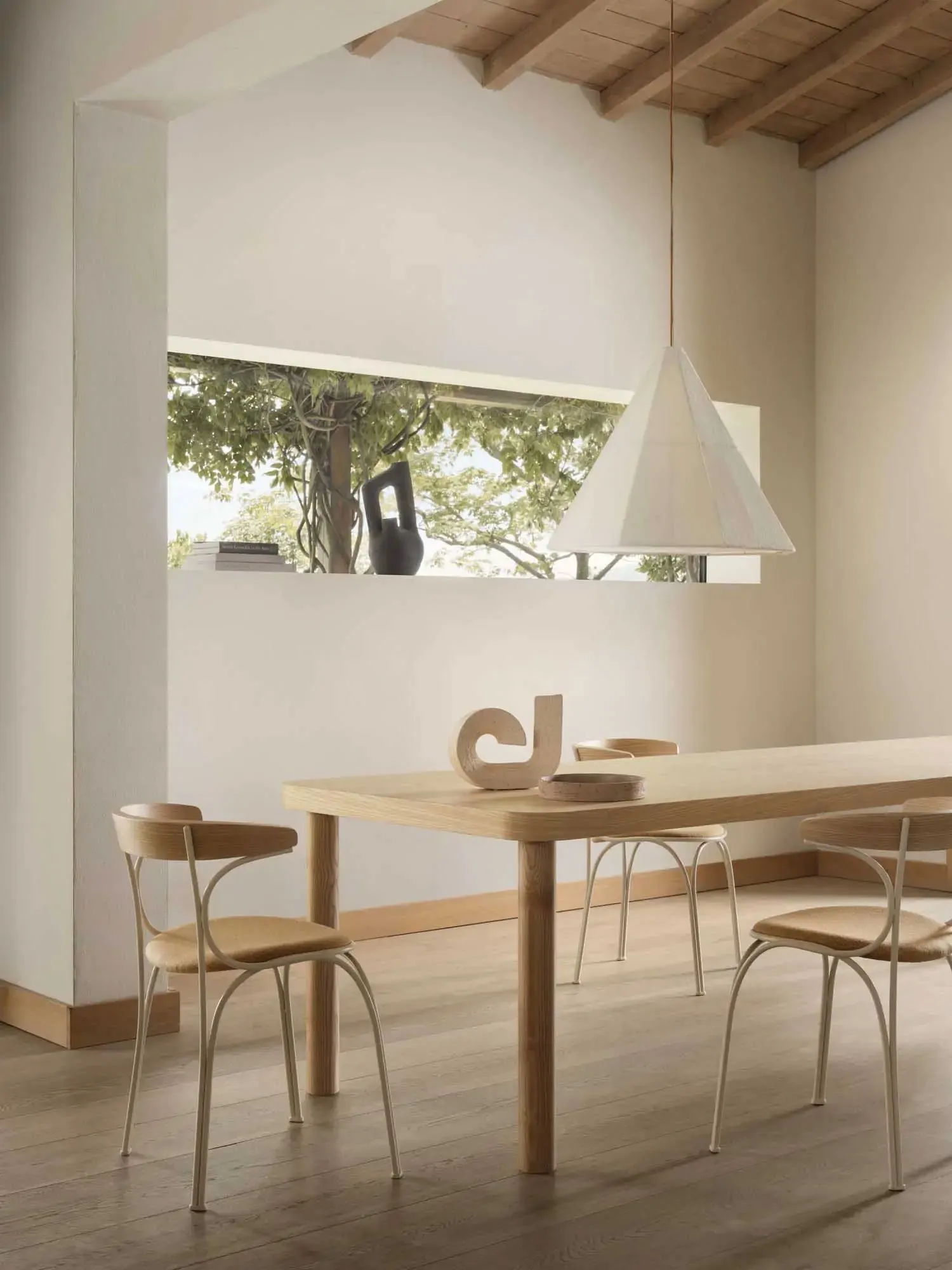 Ample Upholstered - Gebrüder Thonet Vienna w Mesmetric